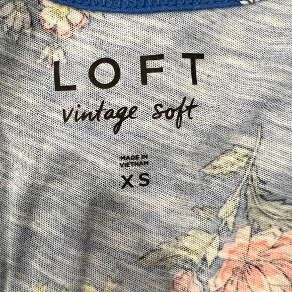 NWT LOFT Royal Blue Floral Vintage Soft V-Neck Tee - SIZE S - Picture 5 of 7
